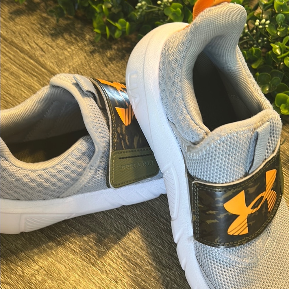 Under Armour Gray and Orange Sneakers with Breathable Mesh - Picture 6 of 7
